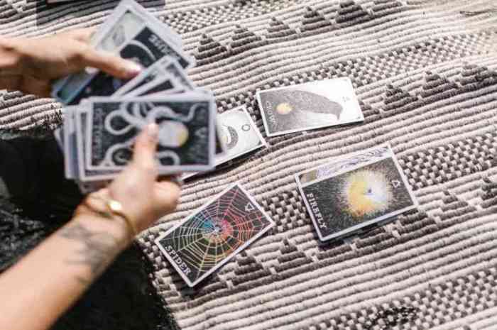 5 zodiak yang akan ditinggal orang tersayang di 2025