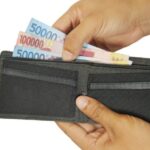 Strategi menabung gaji UMR untuk liburan mewah