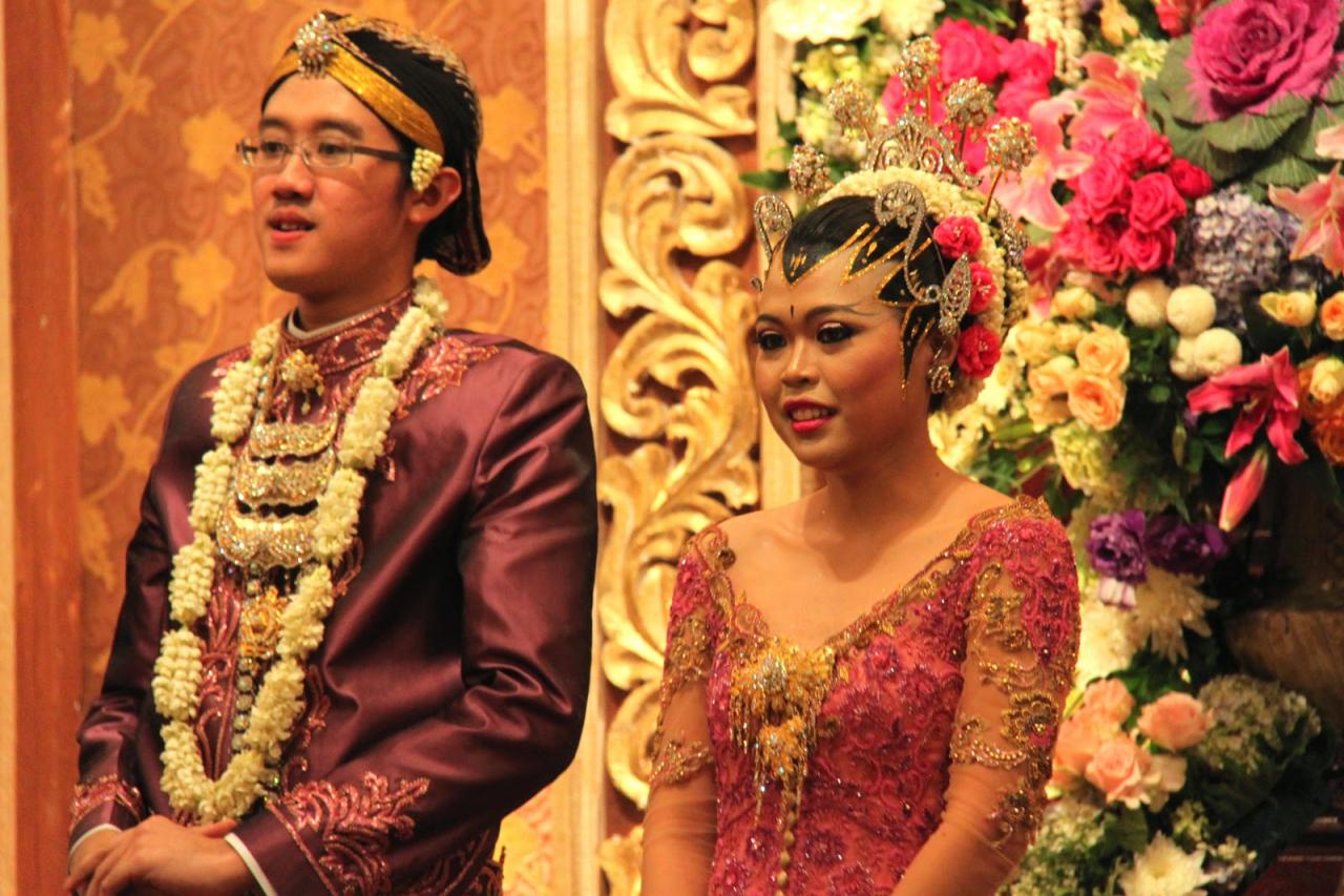 Indonesia marriage intercultural asia southeast ijab kabul couple after