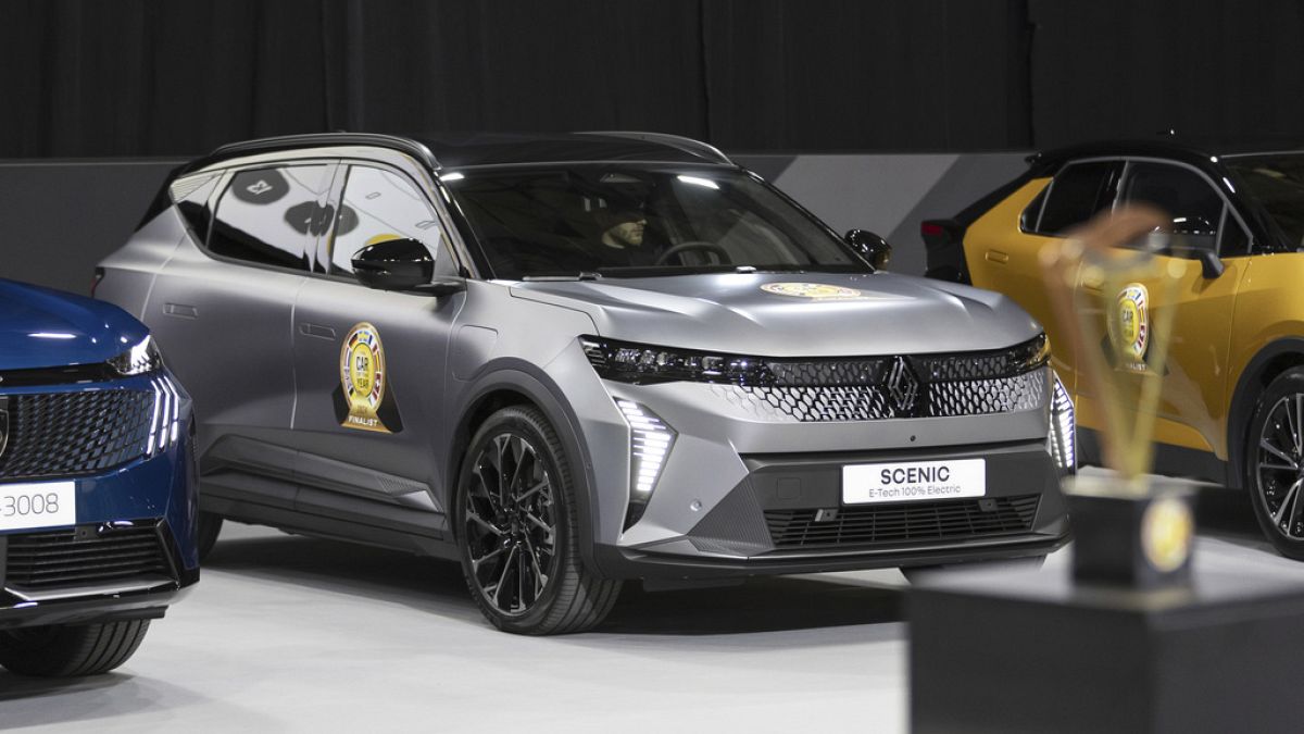 Tanggal terbaik beli mobil tahun ular kayu 2024